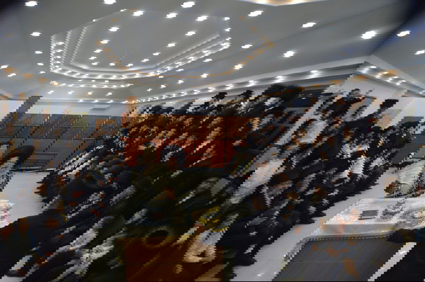 האדמו"ר מנדבורנה - ביתר בהקפות שניות