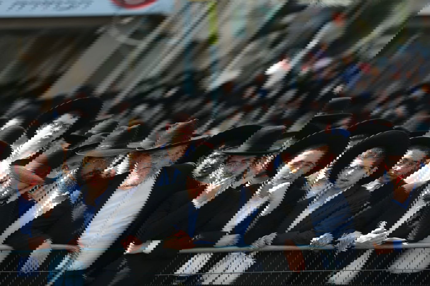 מסע הלווית הגר"נ קרליץ זצ"ל • צפו בגלריה