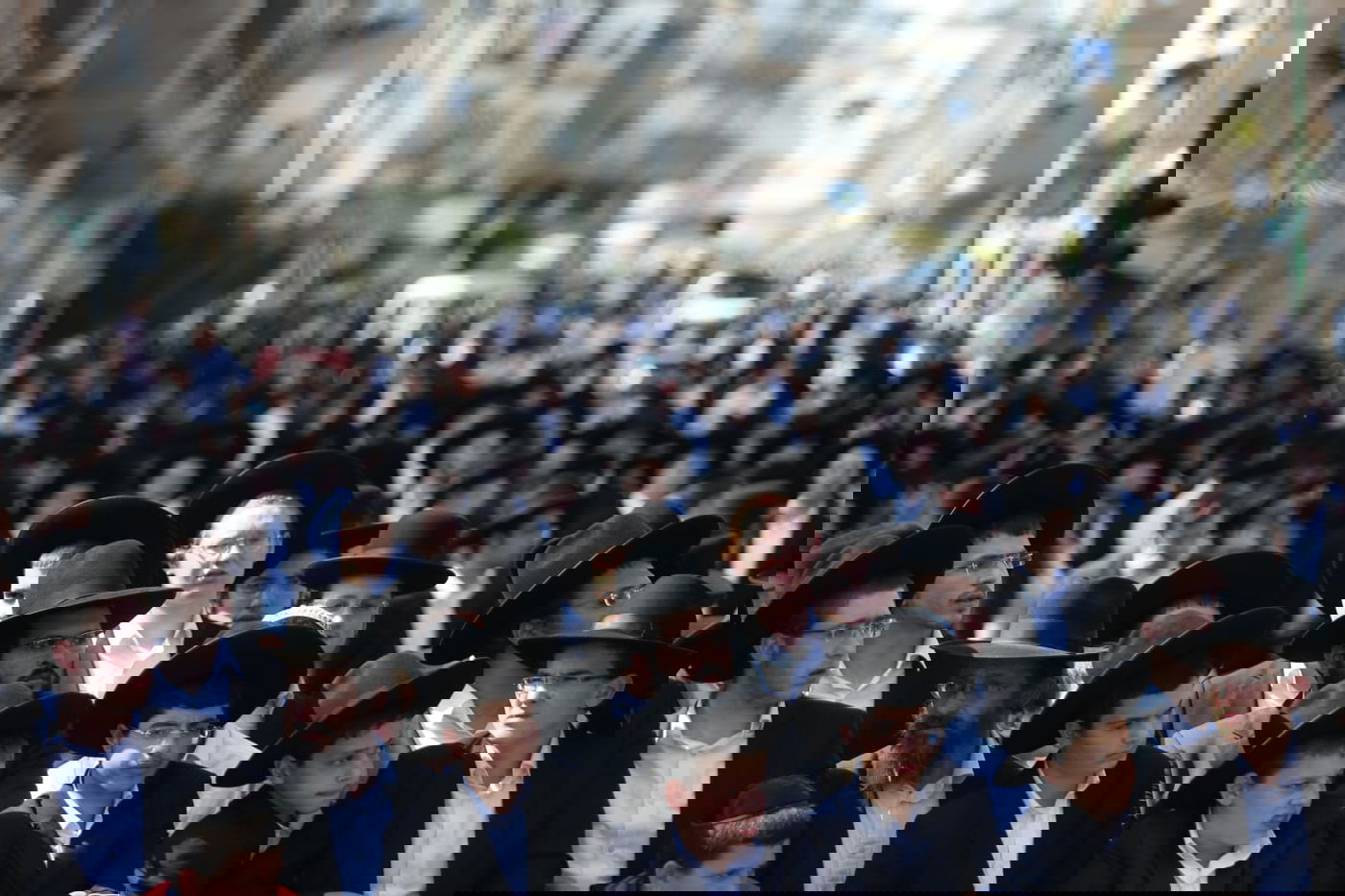 מסע הלווית הגר"נ קרליץ זצ"ל • צפו בגלריה