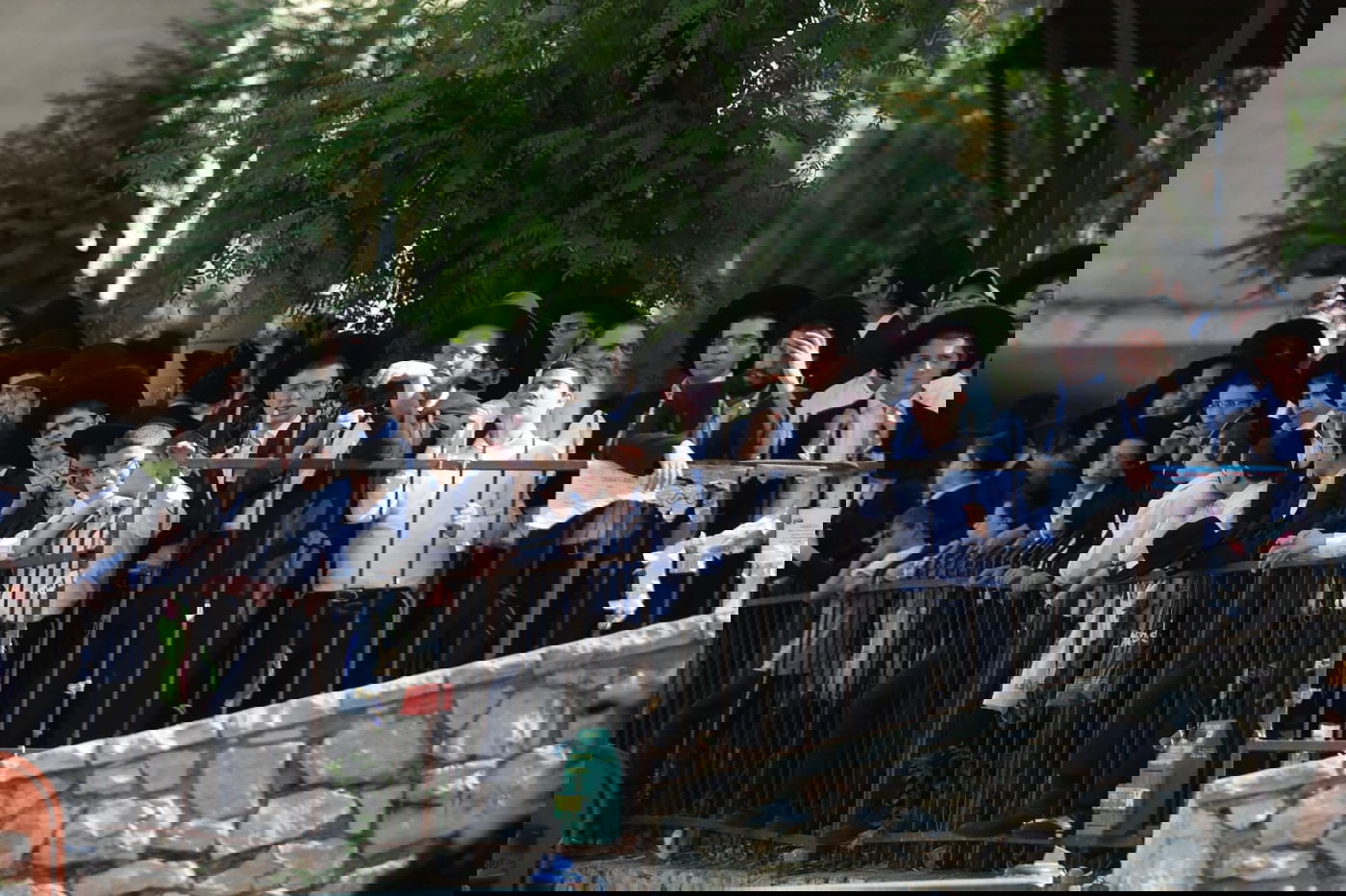 מסע הלווית הגר"נ קרליץ זצ"ל • צפו בגלריה