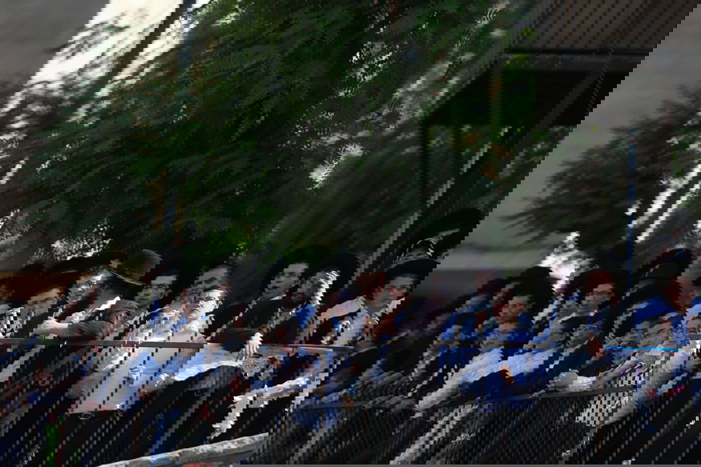 מסע הלווית הגר"נ קרליץ זצ"ל • צפו בגלריה