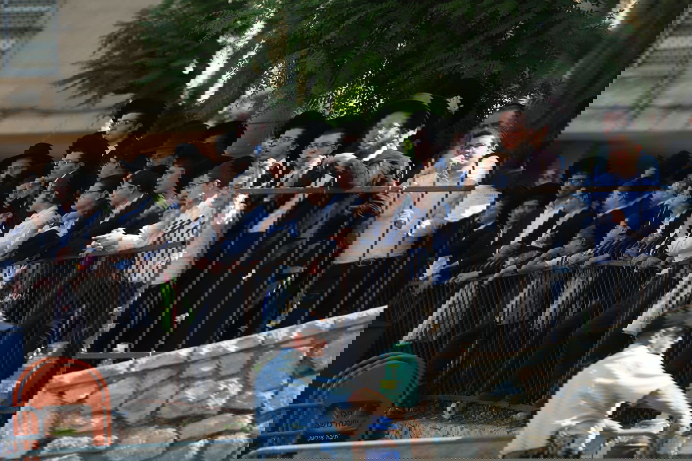 מסע הלווית הגר"נ קרליץ זצ"ל • צפו בגלריה