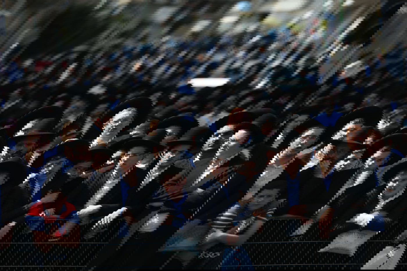 מסע הלווית הגר"נ קרליץ זצ"ל • צפו בגלריה