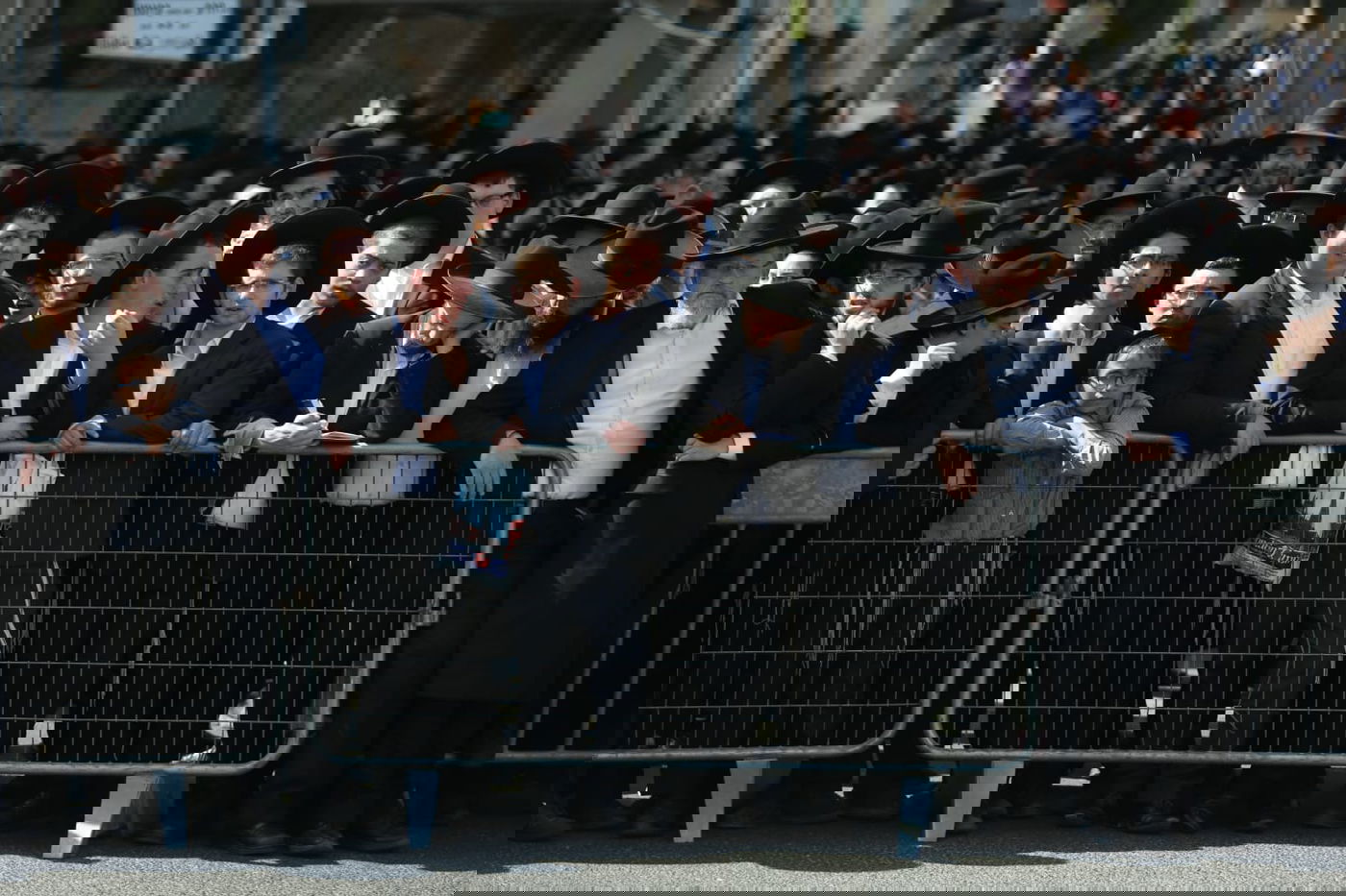 מסע הלווית הגר"נ קרליץ זצ"ל • צפו בגלריה