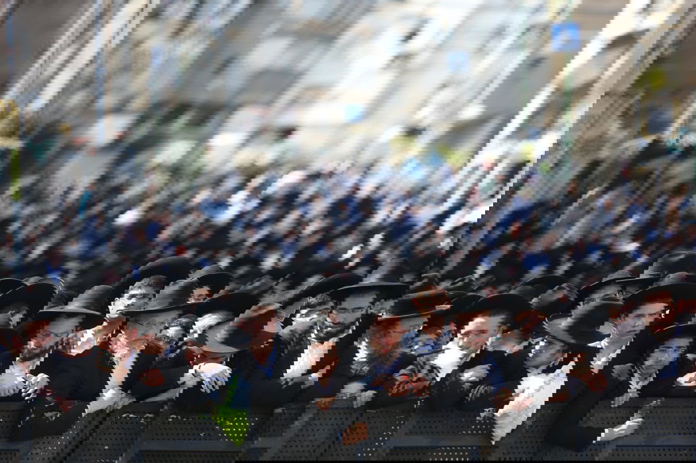 מסע הלווית הגר"נ קרליץ זצ"ל • צפו בגלריה