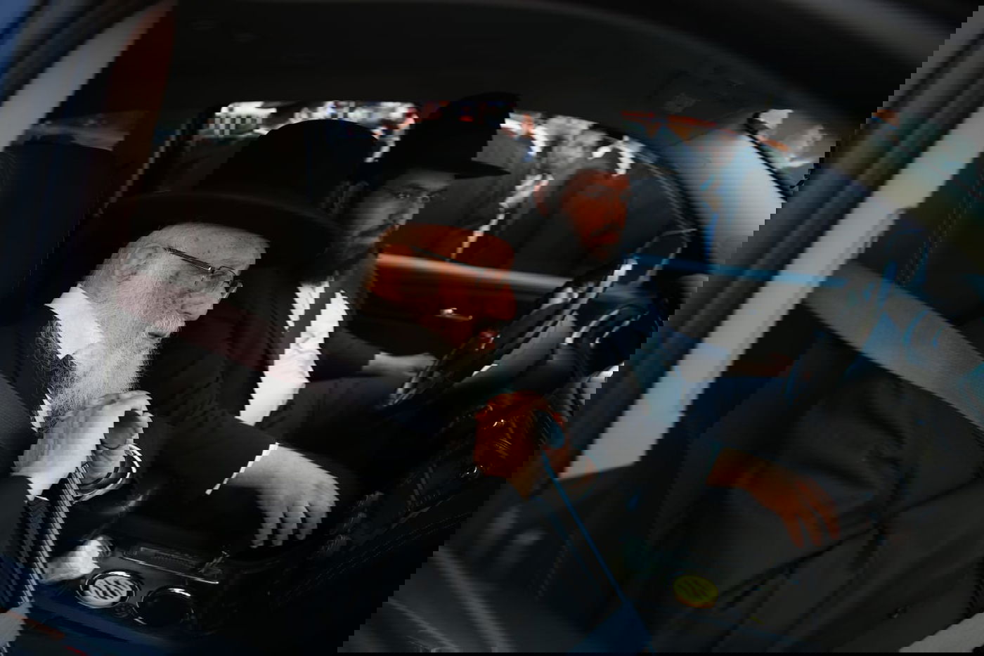 מסע הלווית הגר"נ קרליץ זצ"ל • צפו בגלריה