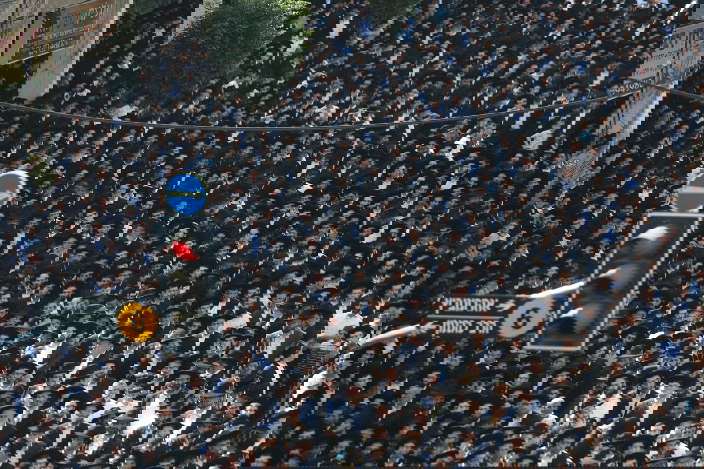 מסע הלווית הגר"נ קרליץ זצ"ל • צפו בגלריה