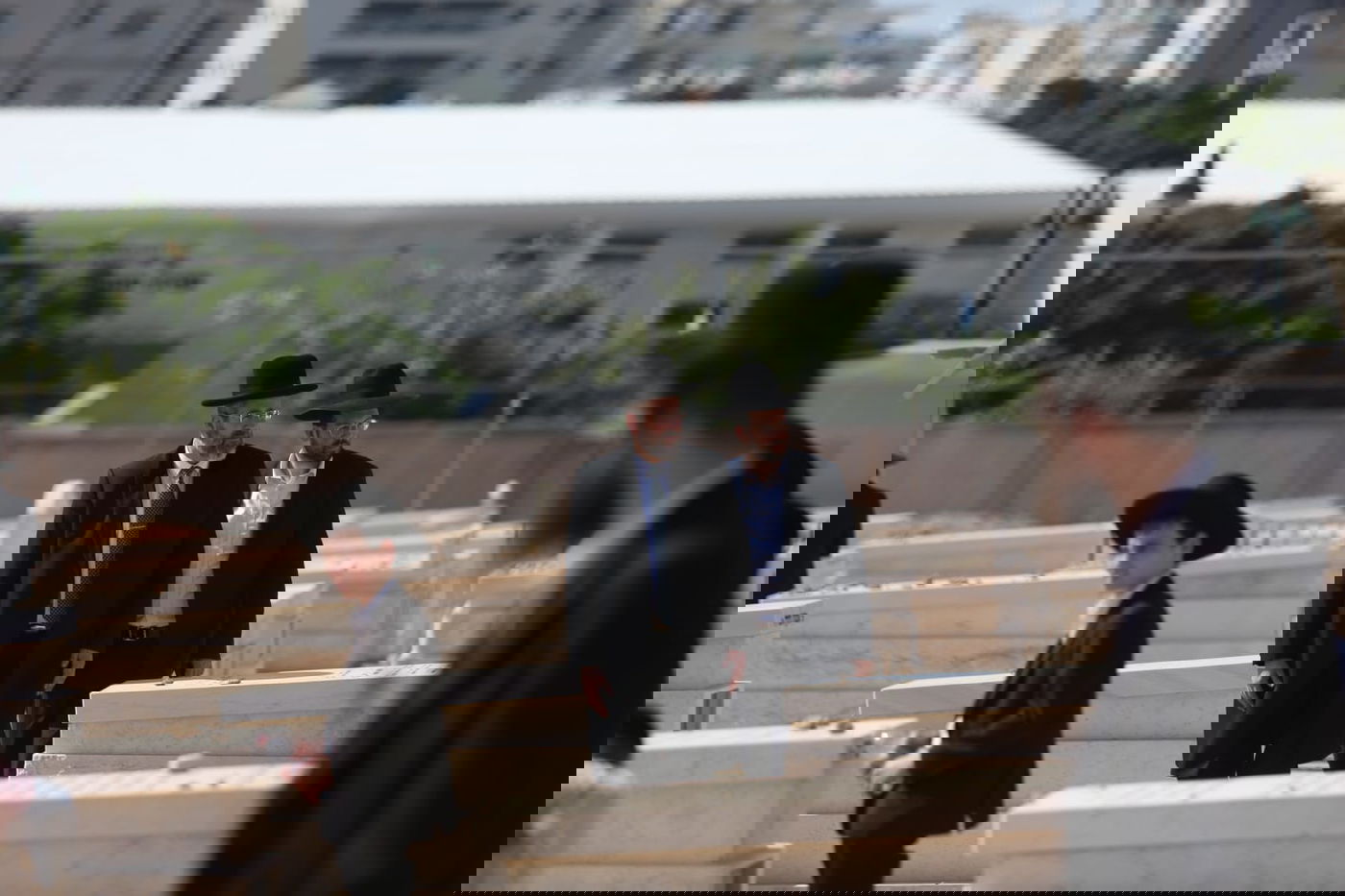 מסע הלווית הגר"נ קרליץ זצ"ל • צפו בגלריה