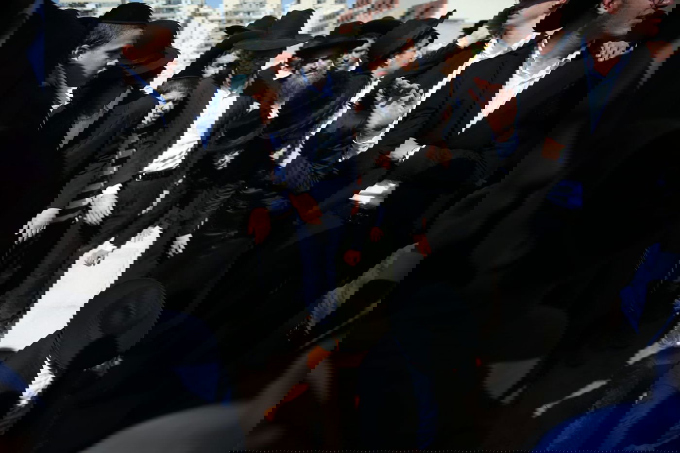 מסע הלווית הגר"נ קרליץ זצ"ל • צפו בגלריה