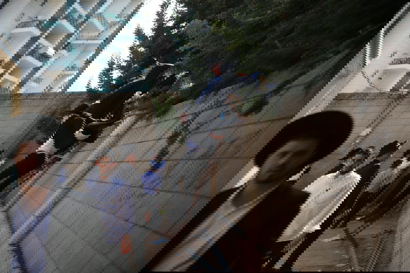 מסע הלווית הגר"נ קרליץ זצ"ל • צפו בגלריה