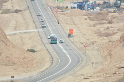 תיעוד מרחפן: העקיפה המסוכנת של הנהג