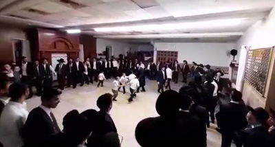 בוגרי 'עטרת' חגגו הקפות ב'נויבירט' • צפו