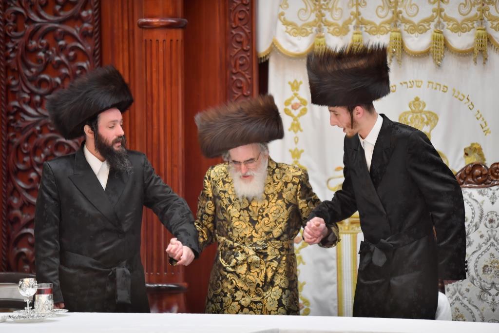 כך חגגו את חגי תשרי בחצר הקודש ויז'ניץ