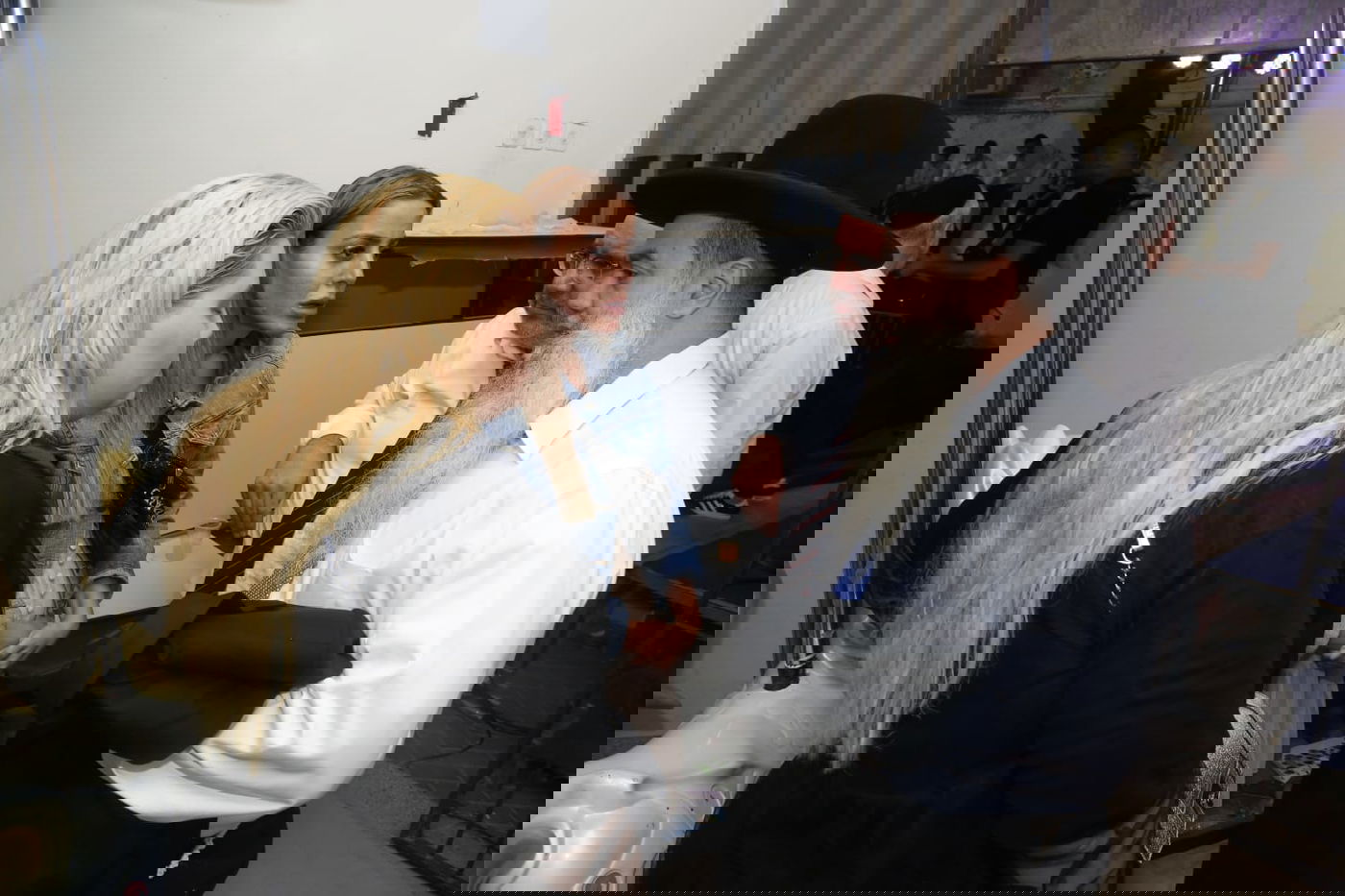 הזמרת שהתגיירה נסרין-ברכה קדרי התברכה מהרב יגאל כהן • תיעוד