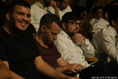 עמית סגל בהופעה