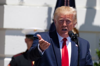 טראמפ לעג למפגינים יהודים: "לכו לאמא"