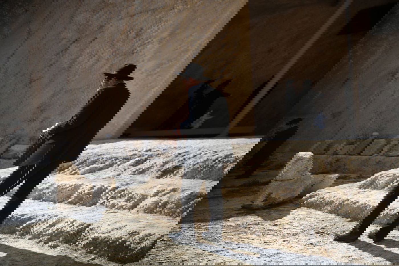 הצרפתים נכנעו ופתחו את קברי המלכים • תיעוד מיוחד