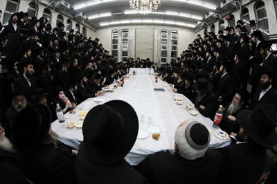 הנעשה בחצרות הקודש בשבת 'בראשית'