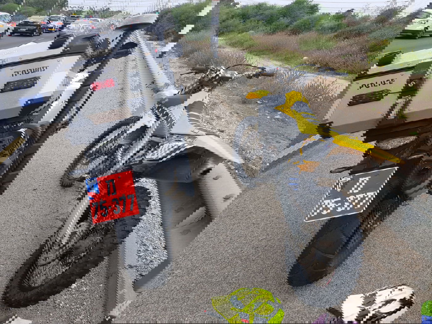 ללא לוחית וללא רישיון ונוהג בצורה פרועה