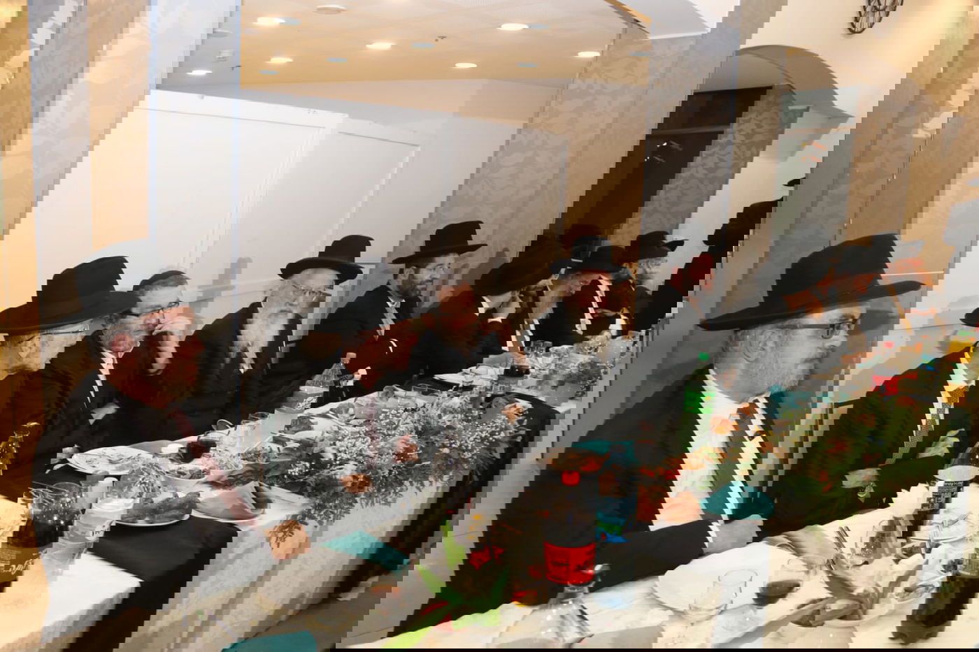 כך חגגו ב'דגל התורה' שבע ברכות למנחם שפירא