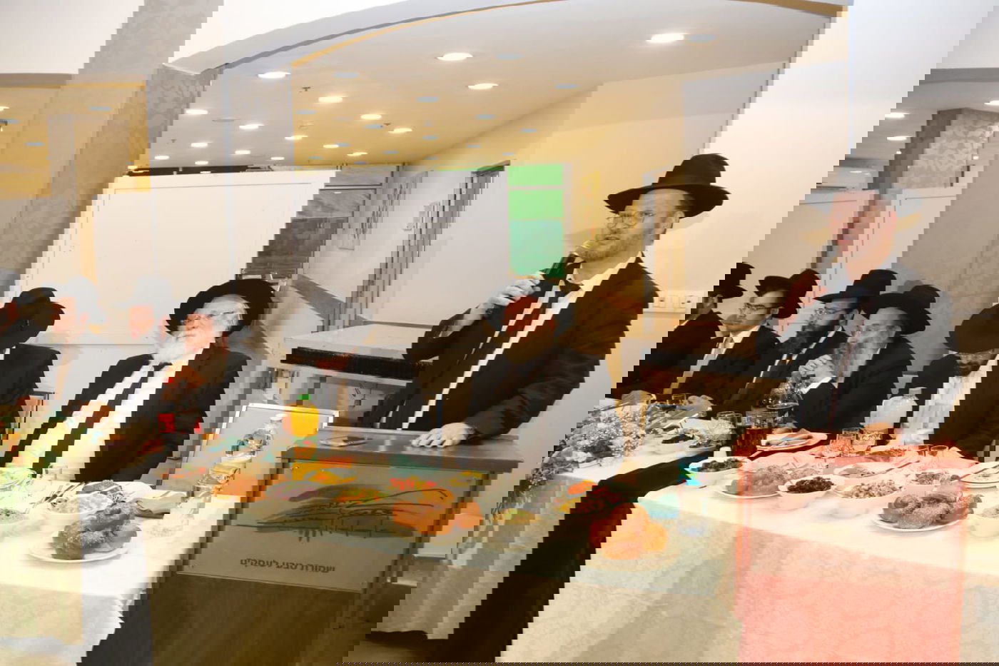 כך חגגו ב'דגל התורה' שבע ברכות למנחם שפירא