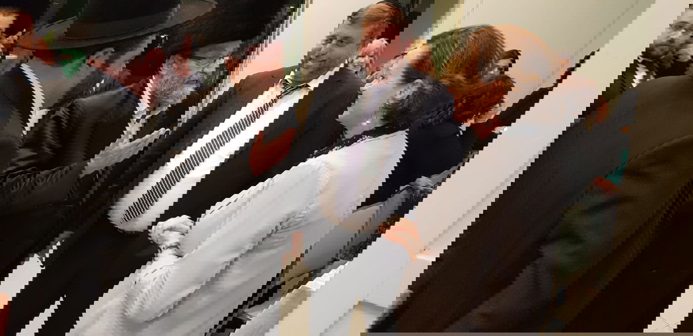 כך חגגו ב'דגל התורה' שבע ברכות למנחם שפירא