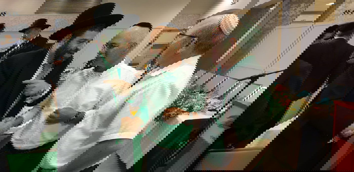 כך חגגו ב'דגל התורה' שבע ברכות למנחם שפירא