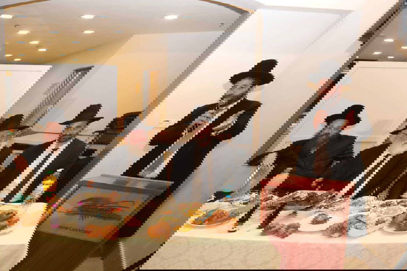 כך חגגו ב'דגל התורה' שבע ברכות למנחם שפירא