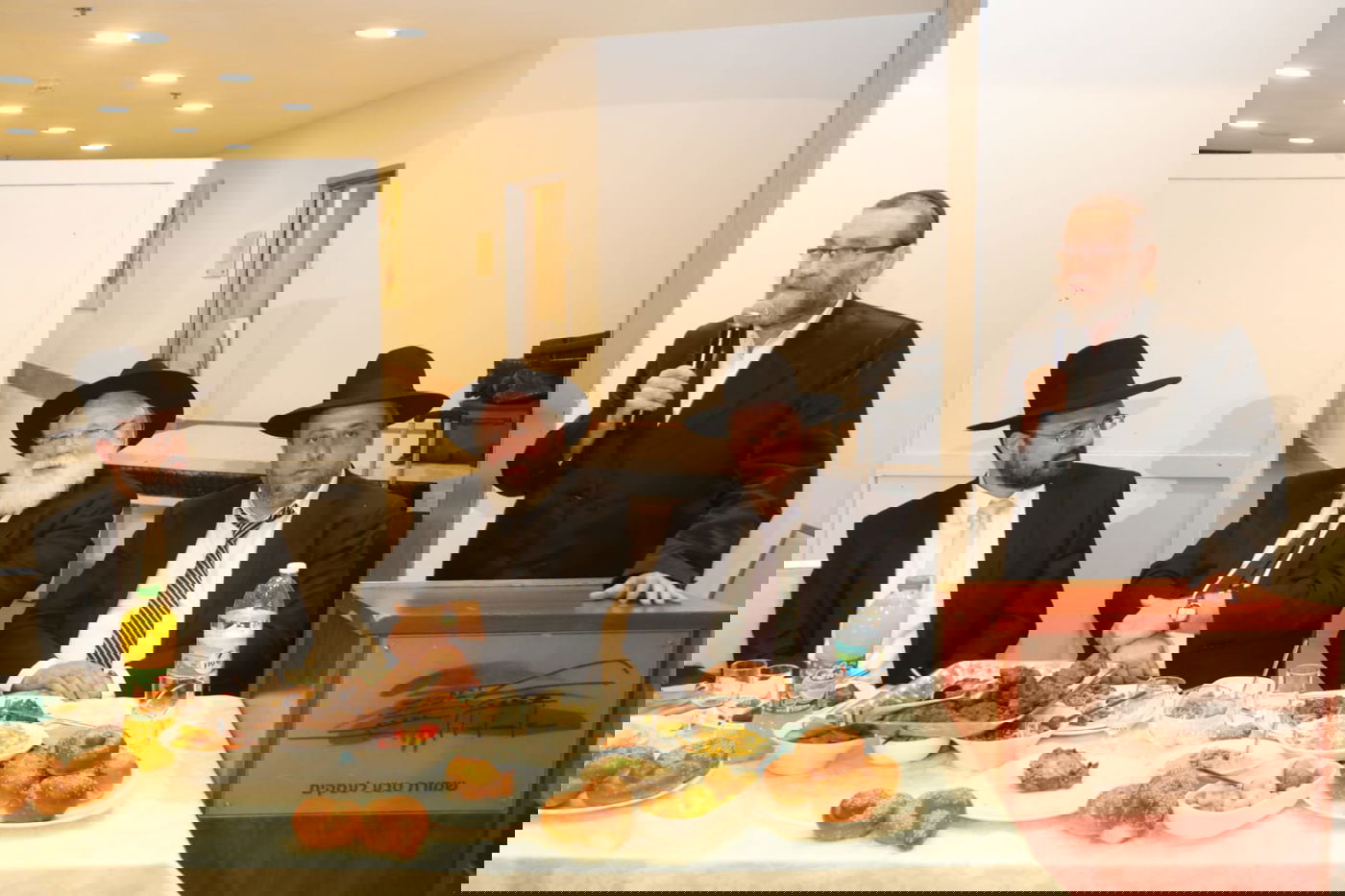 כך חגגו ב'דגל התורה' שבע ברכות למנחם שפירא