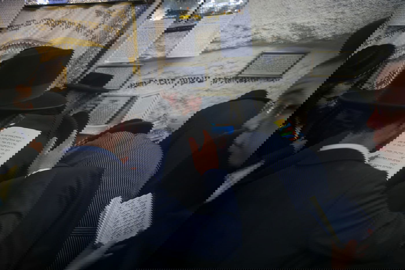 תיעוד: המתפללים בהילולת שמעון הצדיק