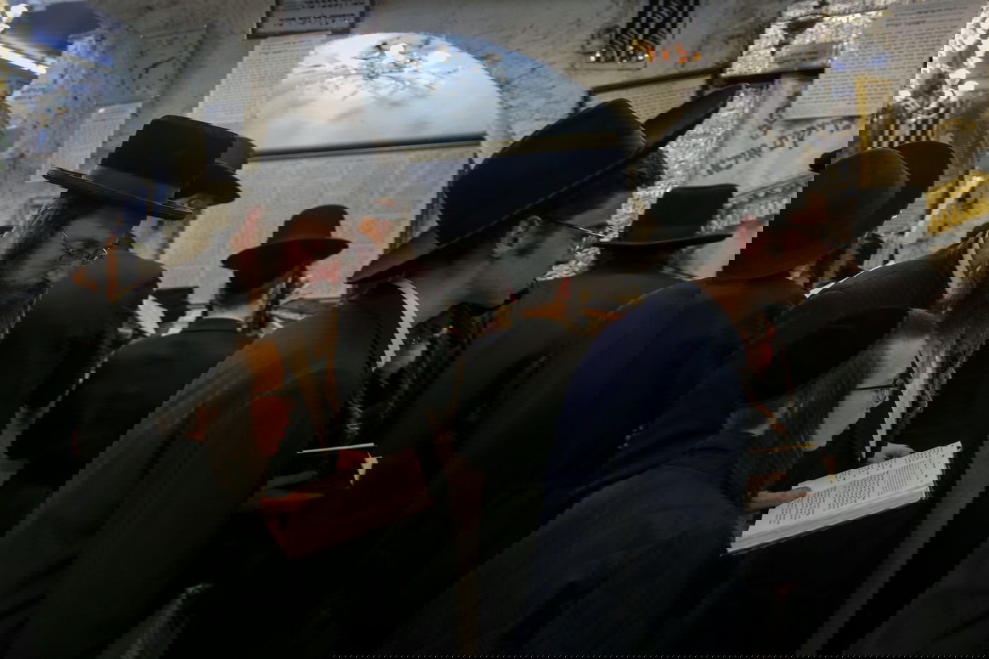 תיעוד: המתפללים בהילולת שמעון הצדיק