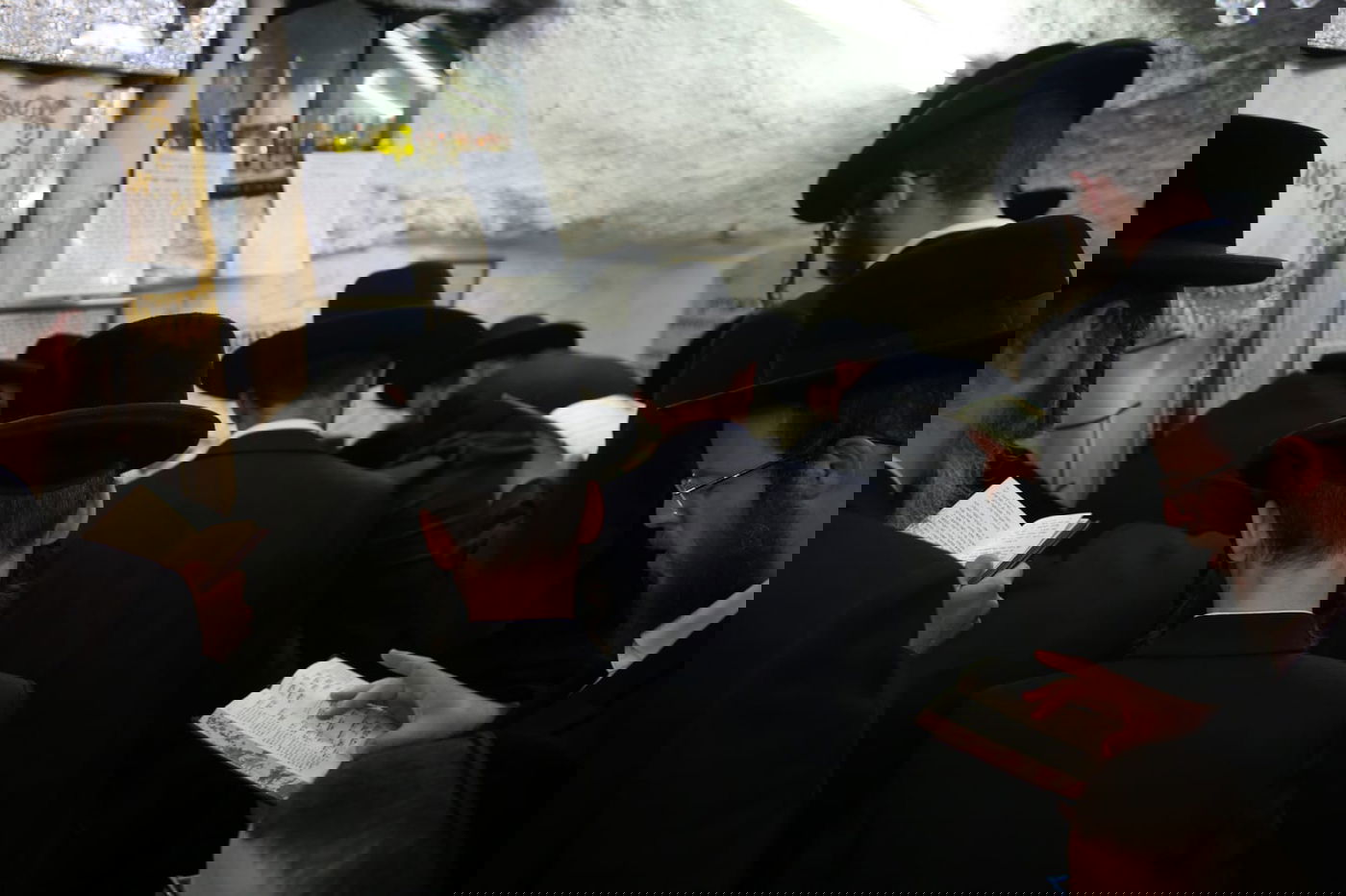 תיעוד: המתפללים בהילולת שמעון הצדיק