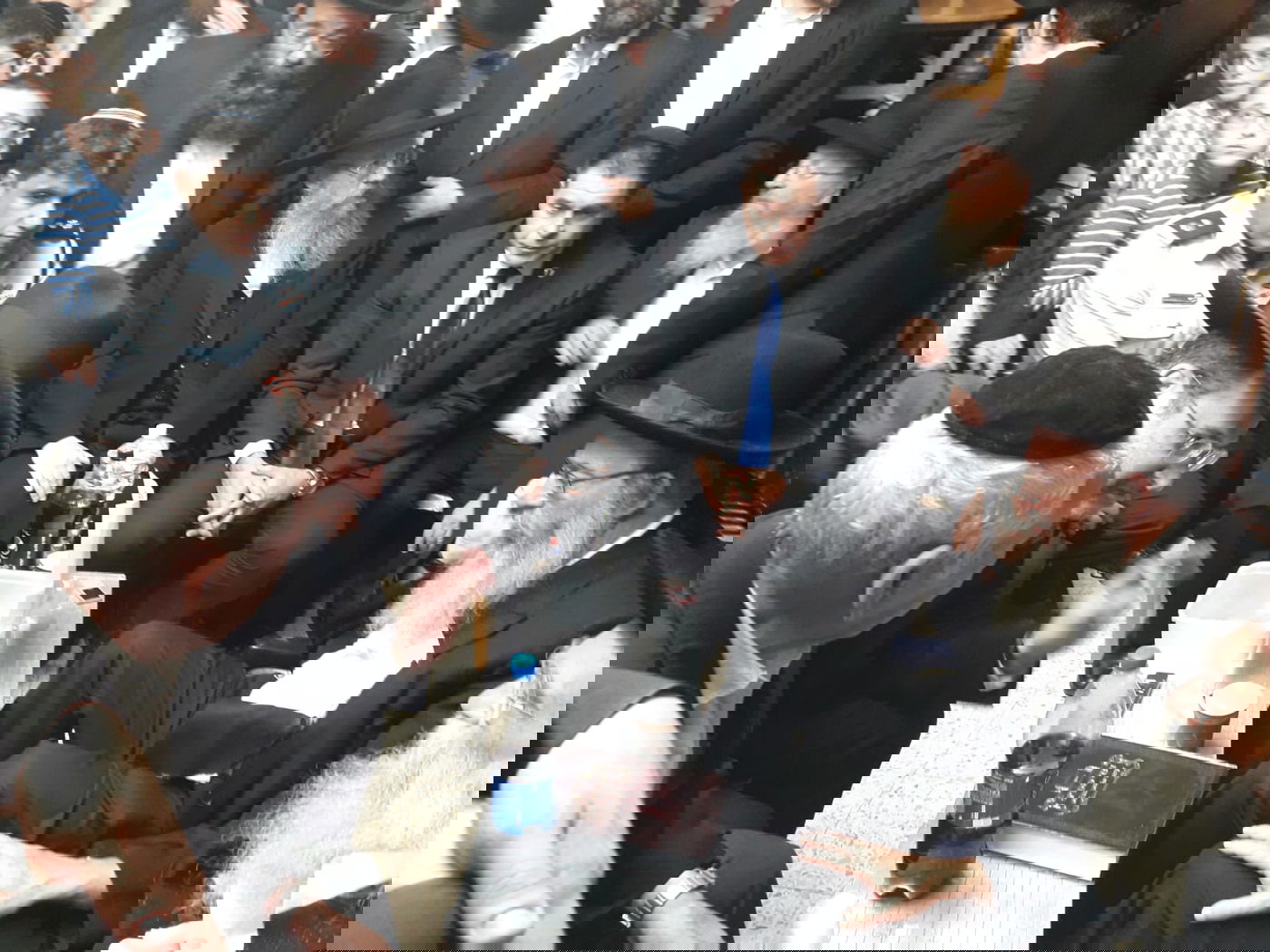 ה'שבעה' בבית משפחת קרליץ • תיעוד מסכם