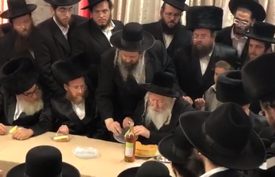 האדמו"ר מגור חילק לחיים בחתונת היתומה