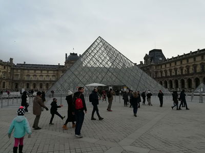 מוזיאון הלובר בפריז