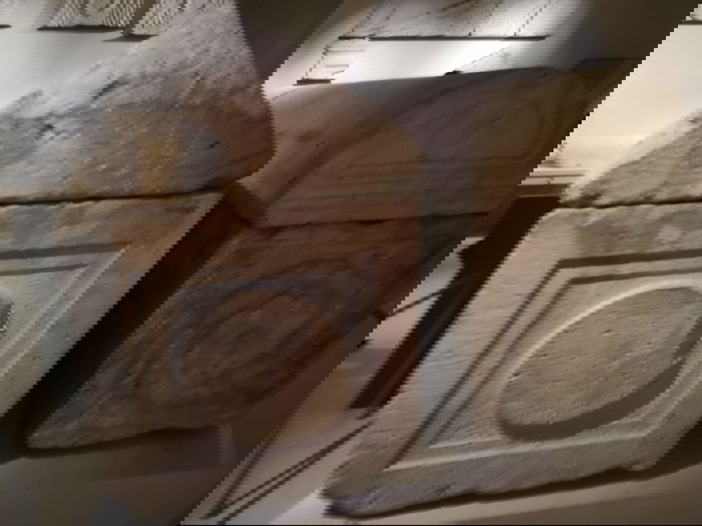 הגלוסקמאות במוזיאון הלובר בפריז