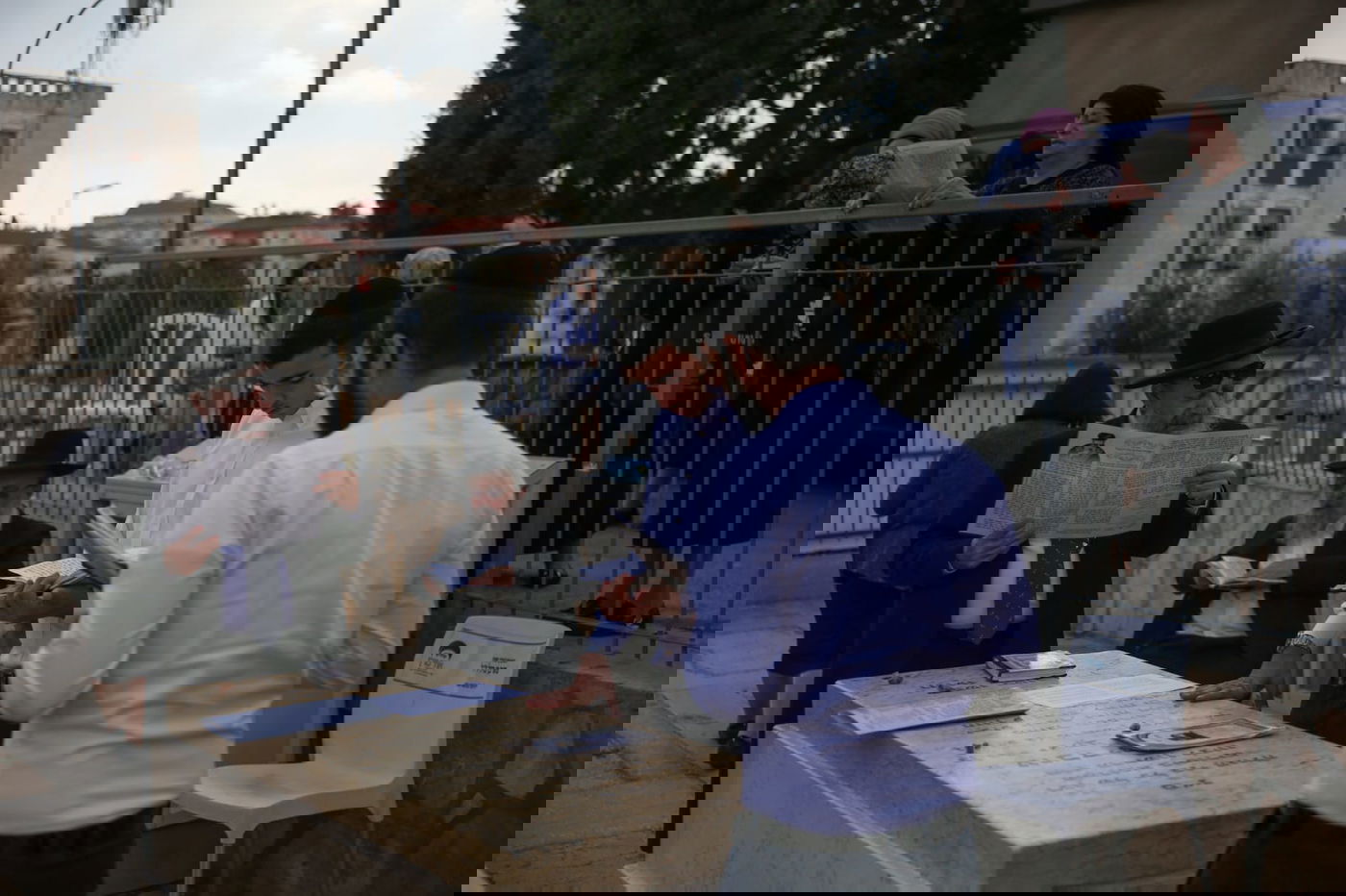 ערב ההילולא: מתפללים על ציון מרן הגר"ע יוסף