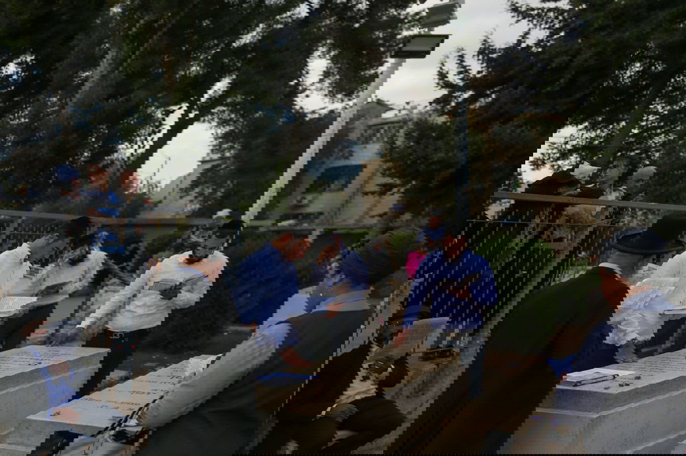 ערב ההילולא: מתפללים על ציון מרן הגר"ע יוסף