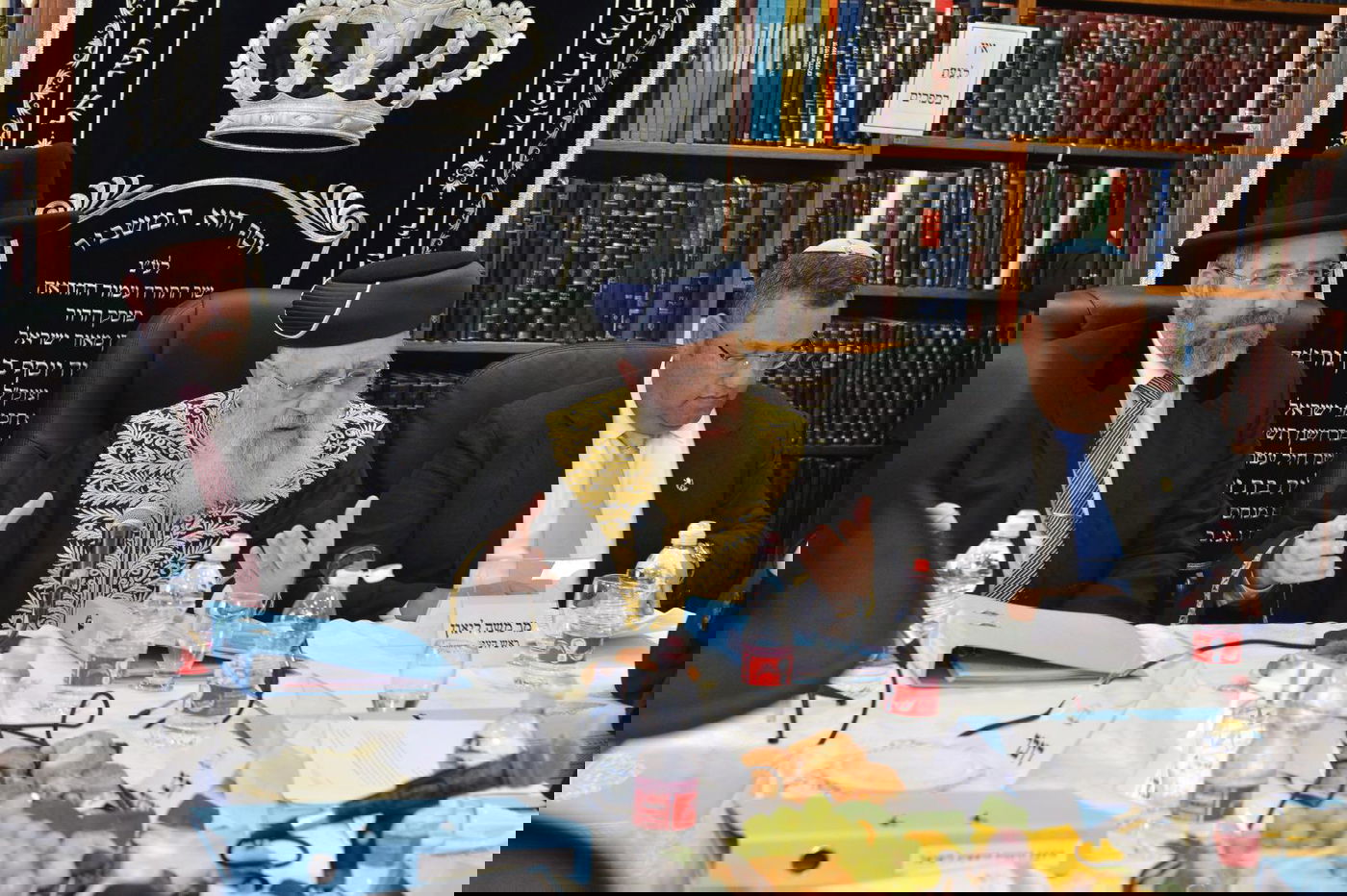 מועצת הרבנות התכנסה בבית מרן הגר"ע יוסף זצ"ל