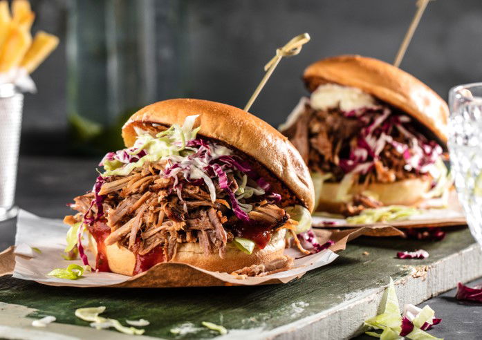 עוף מפורק עם ראנץ' אבוקדו