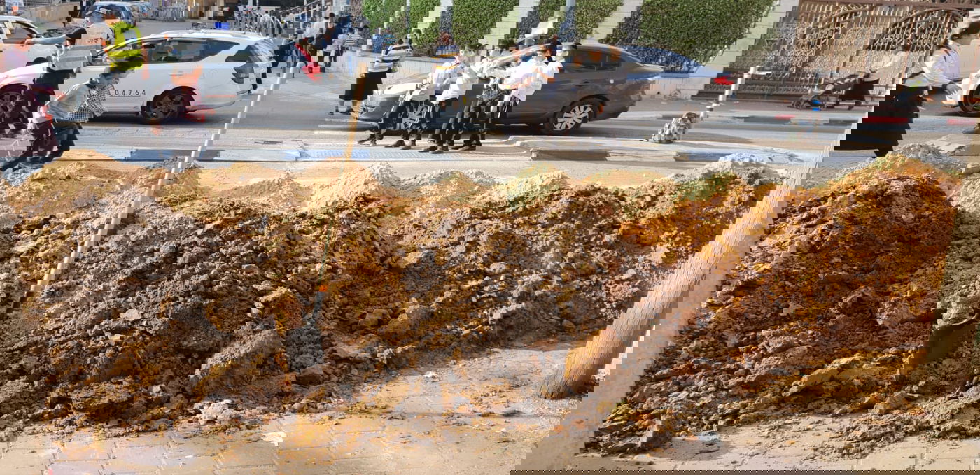 כדי שהשמלה לא תתלכלך: גשר בשביל הכלה, בדרך לחופתה