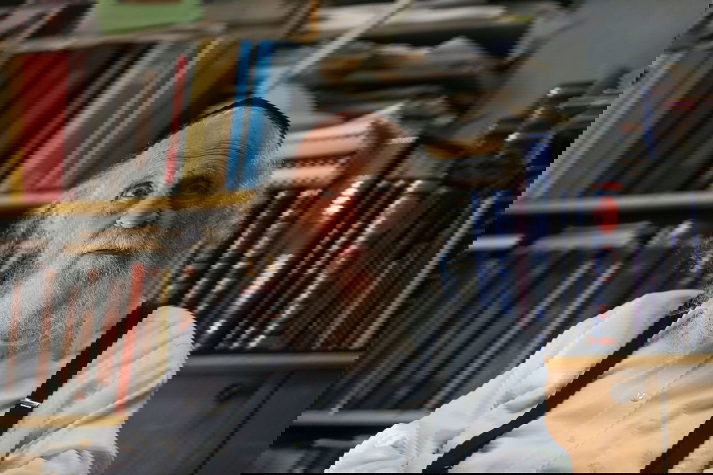 בן ה-90 שרוכש בכל יום ספר חדש • תיעוד