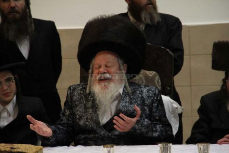 הנעשה בחצרות הקודש בשבת פרשת נח