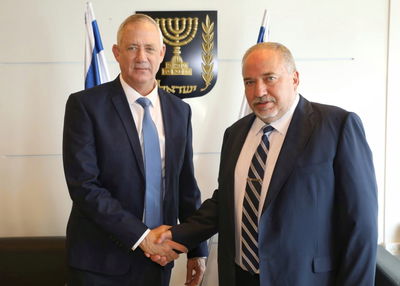 על רקע ההסלמה: גנץ וליברמן נגד נתניהו