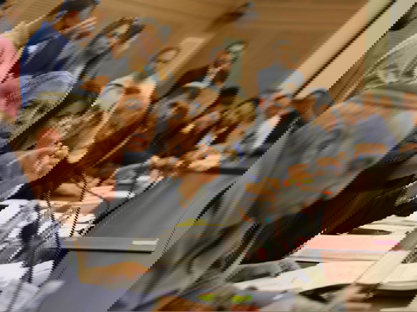 סוער בועדה: 'חילולי השבת - במשמרת שלך'; השר: 'נבלים'