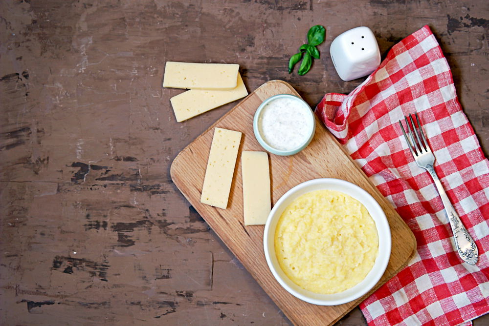 פולנטה קטיפתית ומנחמת עם דלעת ופרמזן