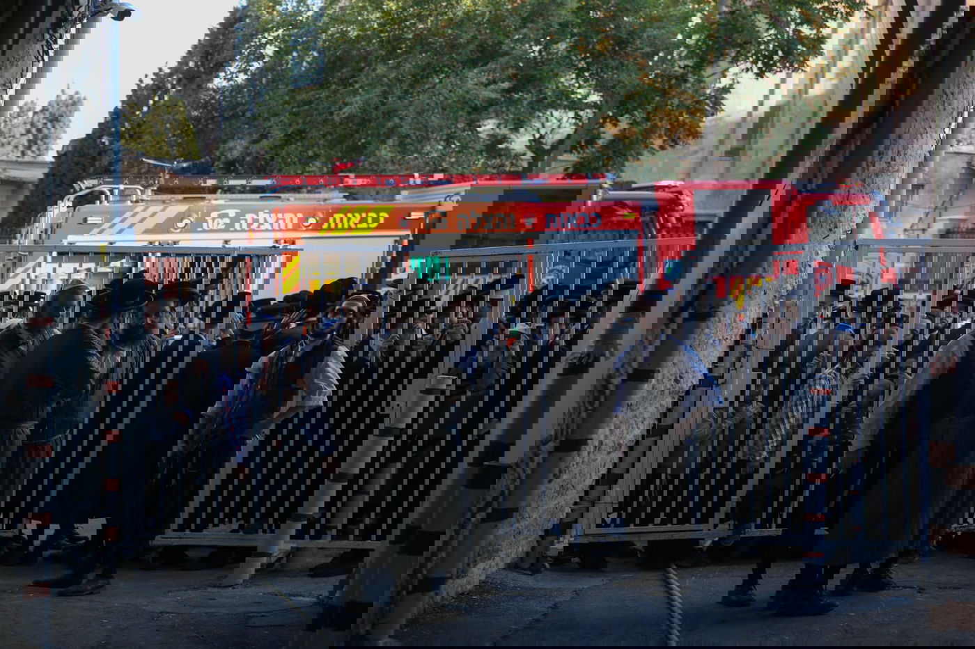 שריפה בתולדות אהרן: תלמידי החיידר פונו