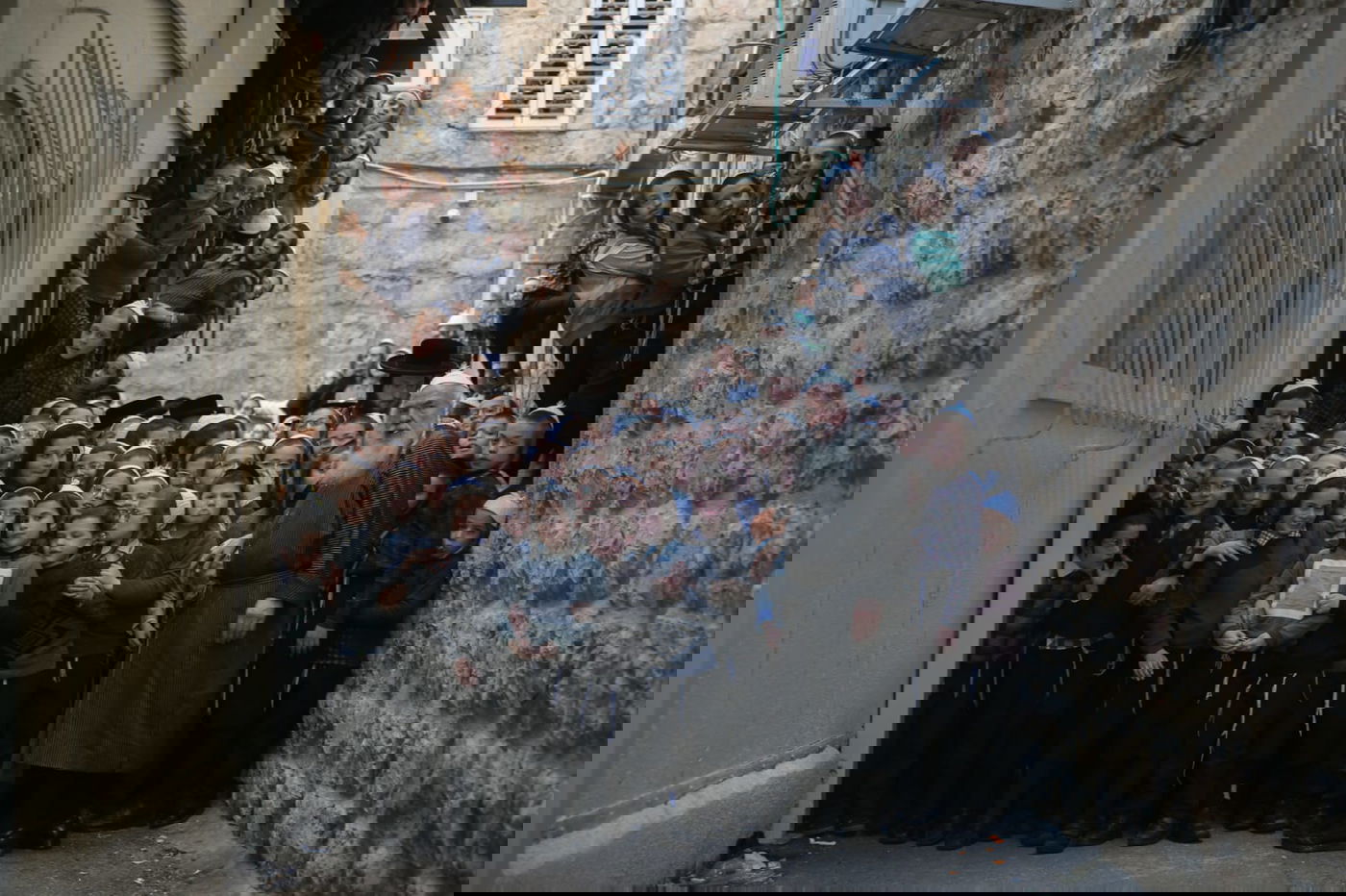 שריפה בתולדות אהרן: תלמידי החיידר פונו