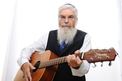 אהרון סיטבון בסינגל חדש: "מלך המשיח"