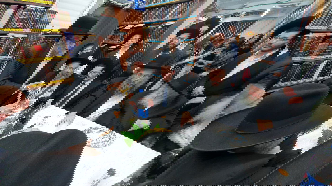 נכדת מרן הגר"ח התארסה; דוד החתן: חבר הכנסת גפני